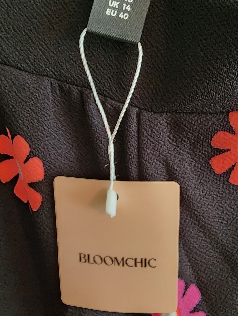 Bloom Chic - Picture 2 of 5